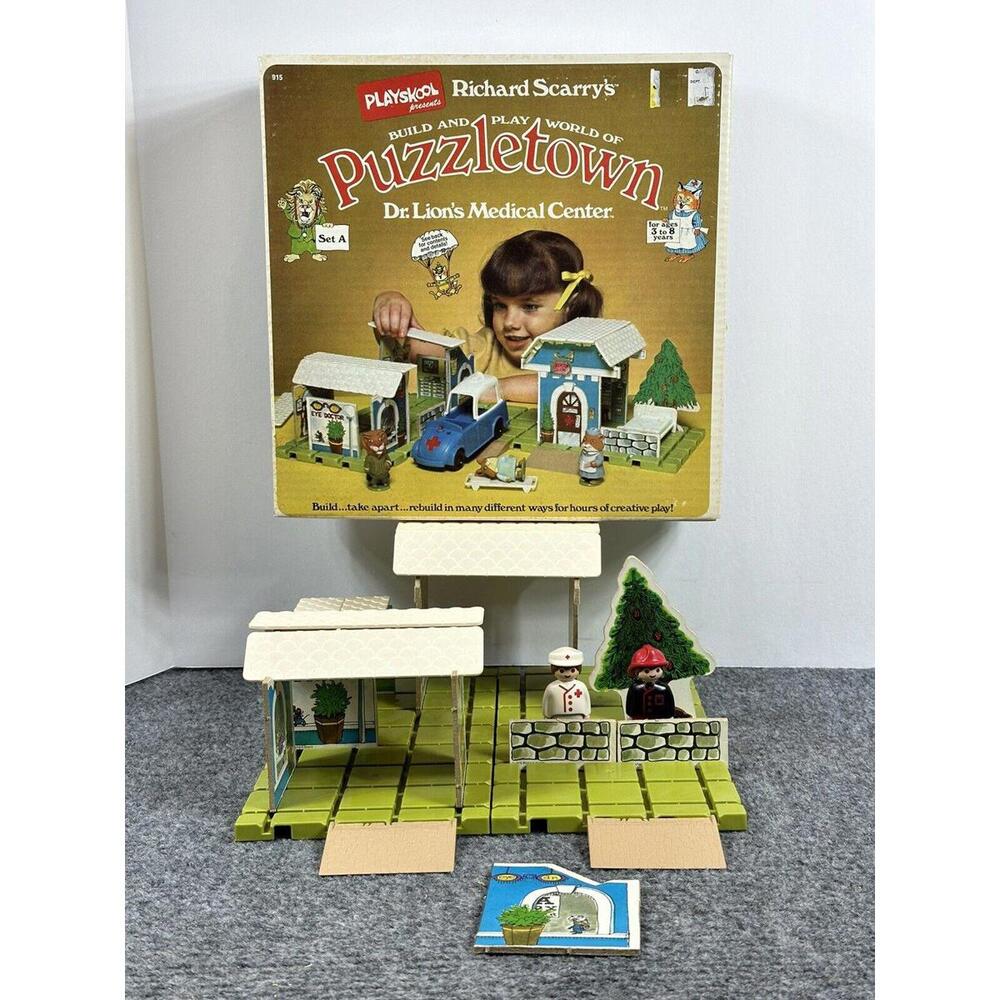 Vintage 1976 Playskool Richard Scarry's Puzzletown Dr Lion's Medical Center SetA - Picture 1 of 16